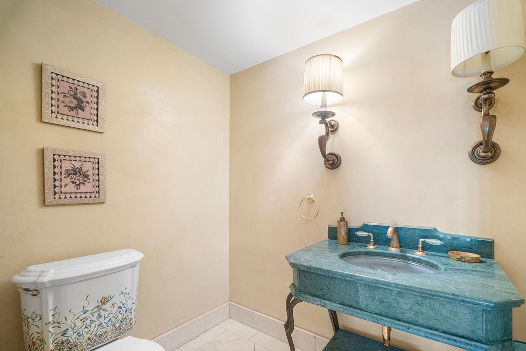 Active With Contract: $15,000 (2 beds, 3 baths, 2810 Square Feet)