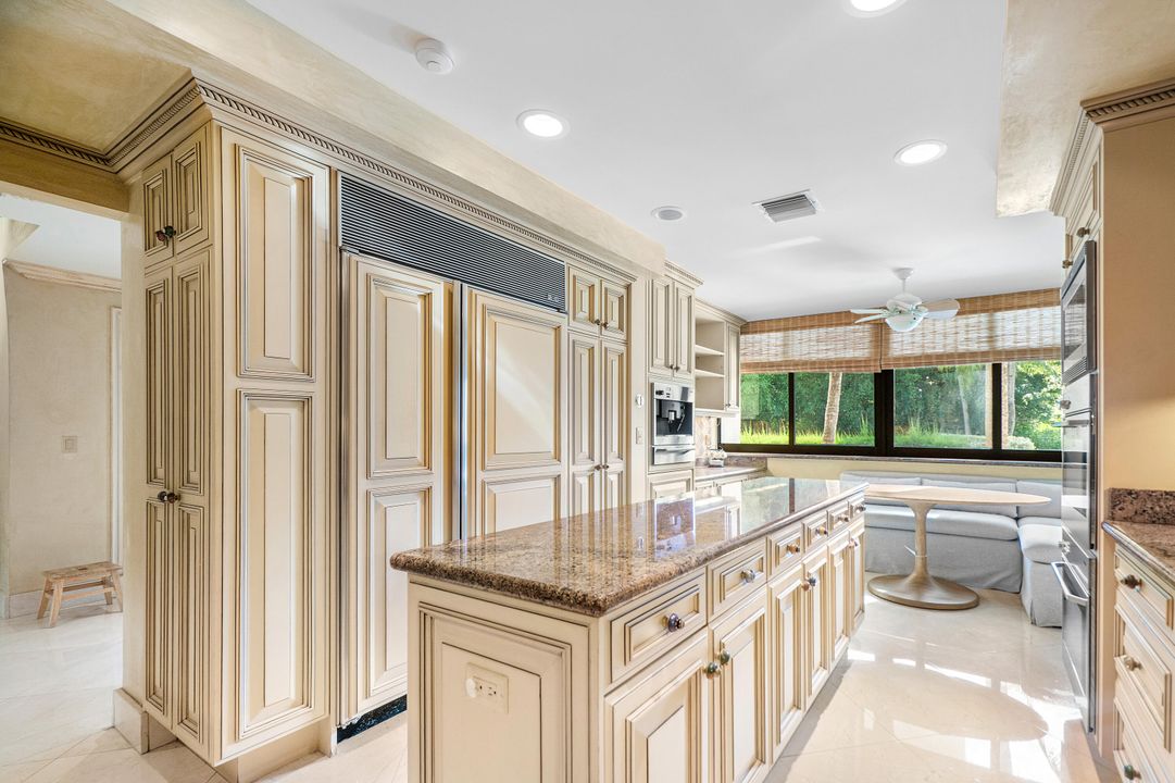 Active With Contract: $15,000 (2 beds, 3 baths, 2810 Square Feet)