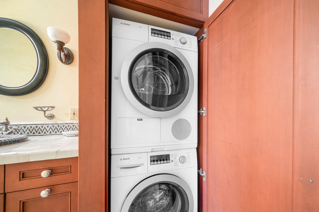 Active With Contract: $15,000 (2 beds, 3 baths, 2810 Square Feet)