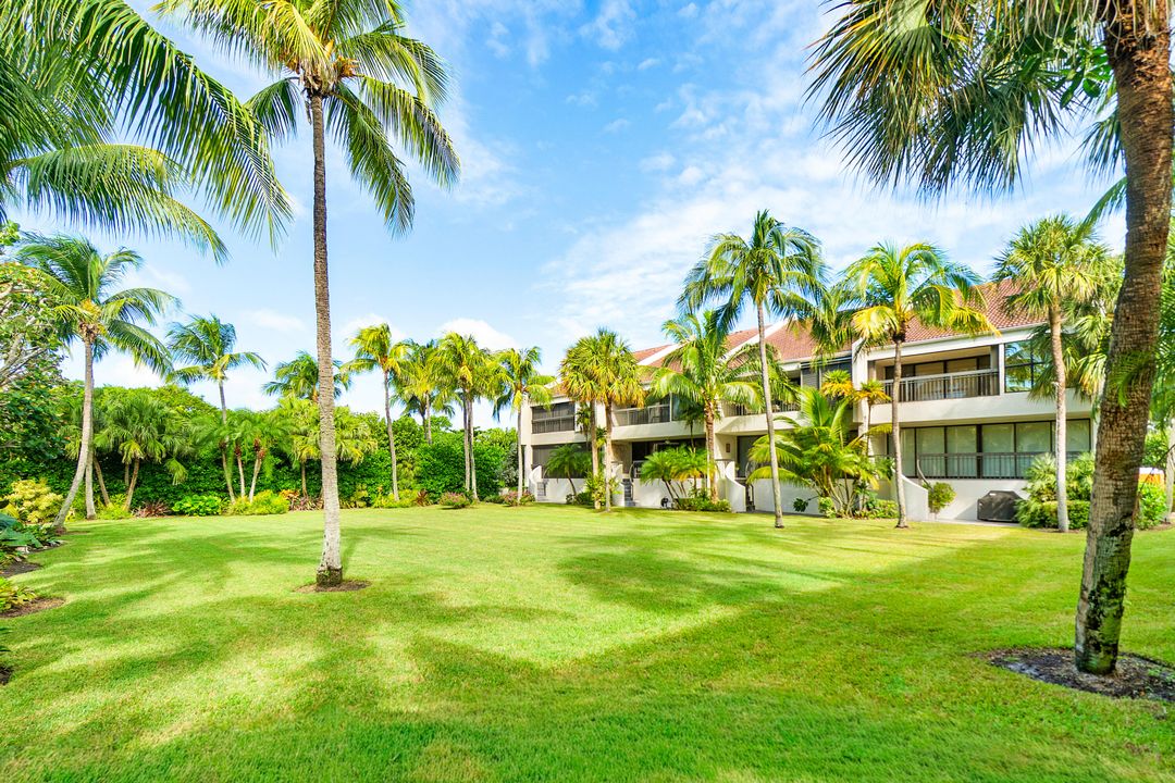 Active With Contract: $15,000 (2 beds, 3 baths, 2810 Square Feet)