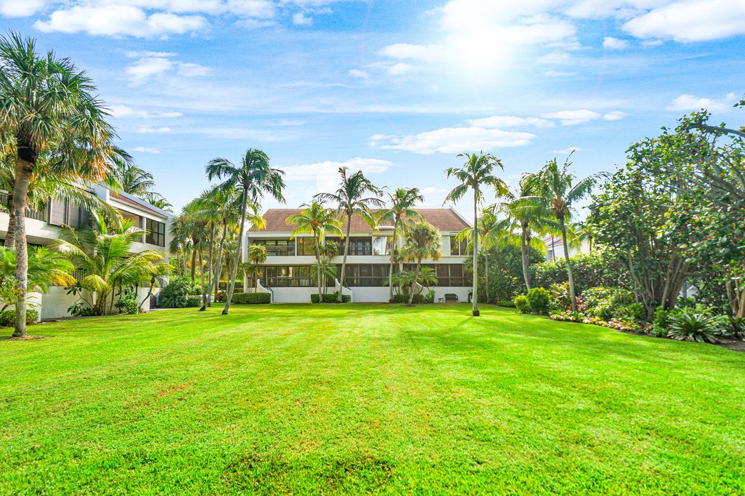 Active With Contract: $15,000 (2 beds, 3 baths, 2810 Square Feet)