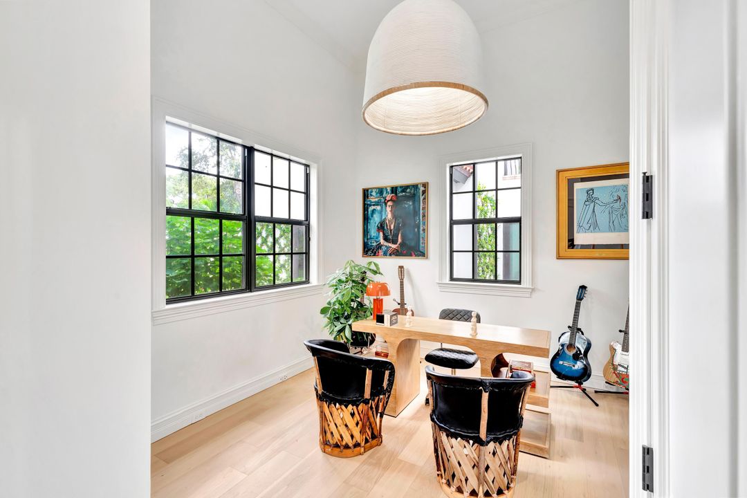 На продажу: $5,299,000 (4 спален, 5 ванн, 3835 Квадратных фут)