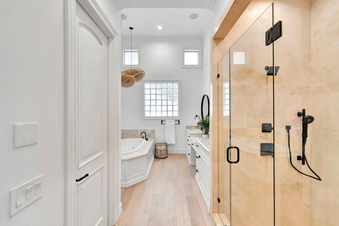 На продажу: $5,299,000 (4 спален, 5 ванн, 3835 Квадратных фут)