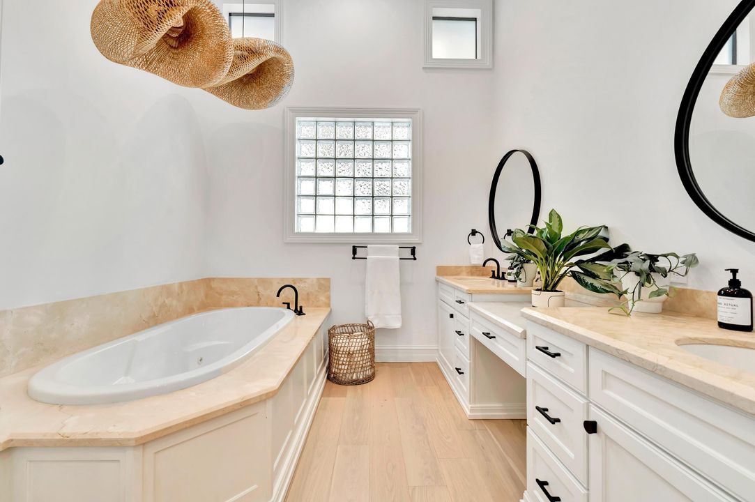 На продажу: $5,299,000 (4 спален, 5 ванн, 3835 Квадратных фут)