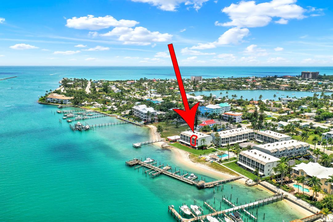 For Sale: $389,000 (2 beds, 1 baths, 1079 Square Feet)