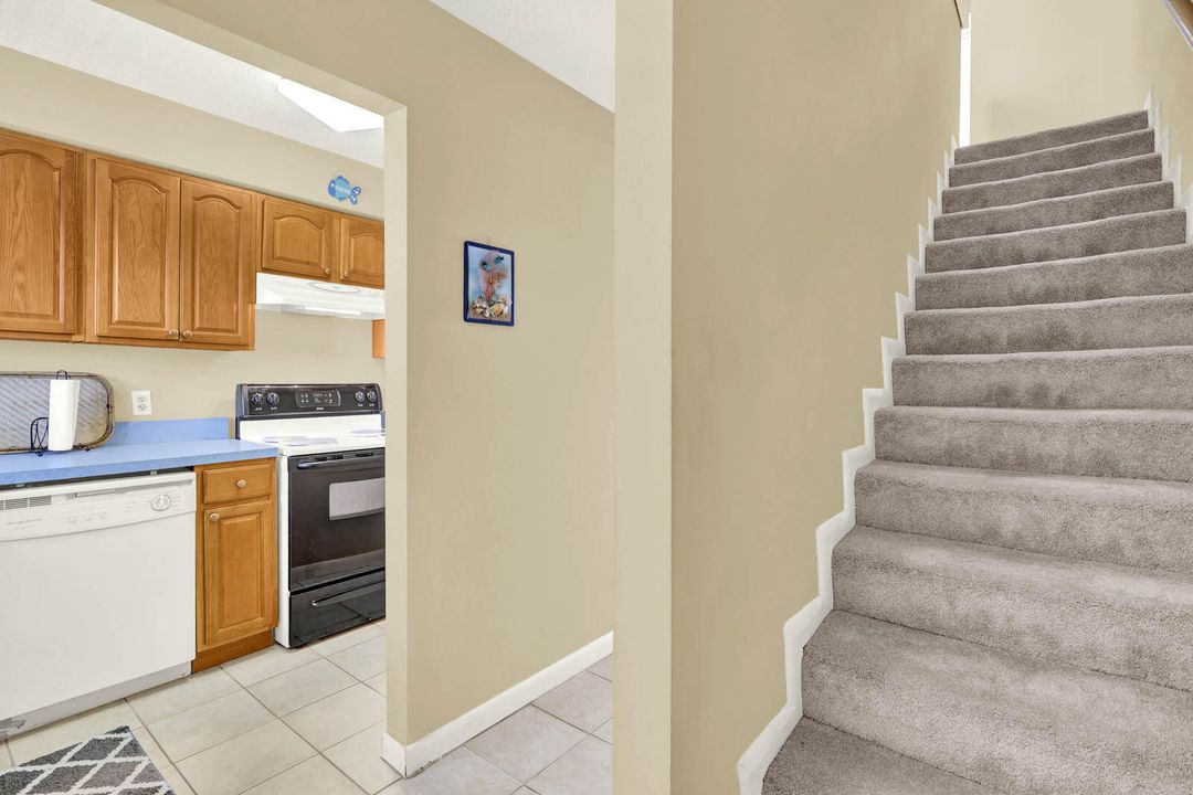 For Sale: $389,000 (2 beds, 1 baths, 1079 Square Feet)