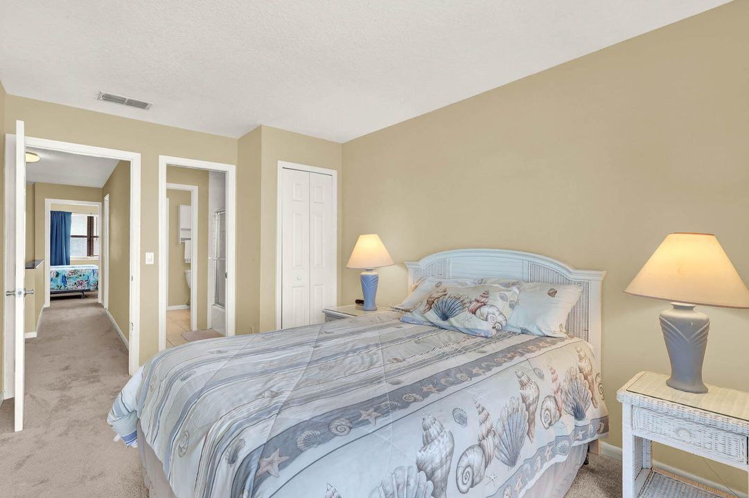 For Sale: $389,000 (2 beds, 1 baths, 1079 Square Feet)