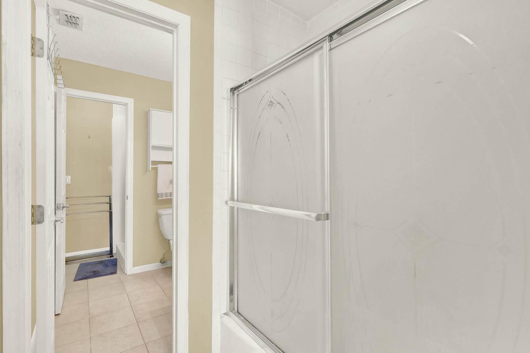 For Sale: $389,000 (2 beds, 1 baths, 1079 Square Feet)