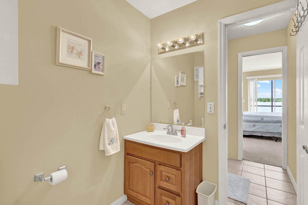 For Sale: $389,000 (2 beds, 1 baths, 1079 Square Feet)