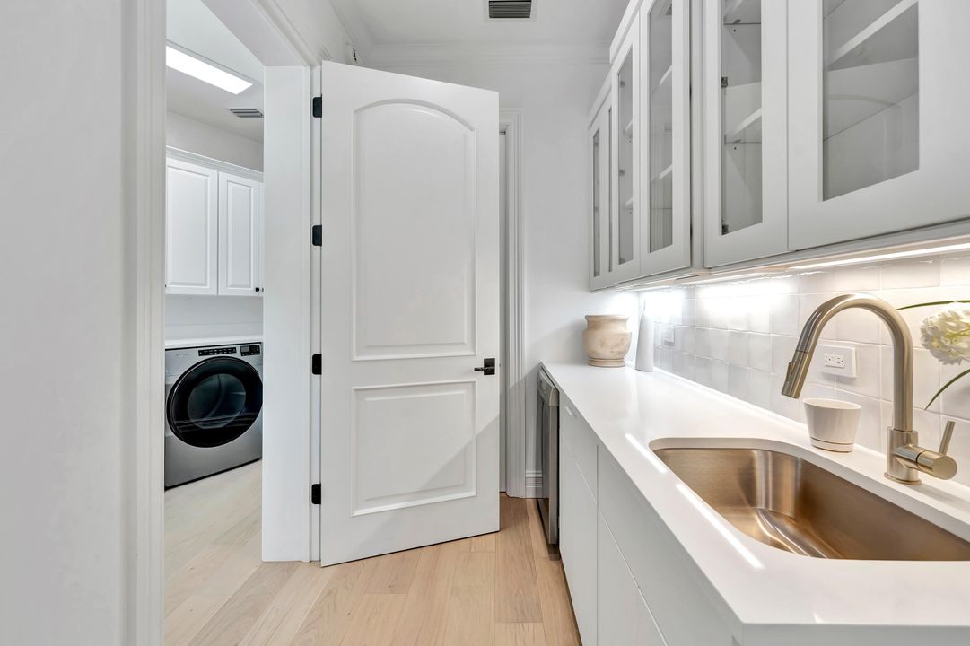 На продажу: $5,299,000 (4 спален, 5 ванн, 3835 Квадратных фут)