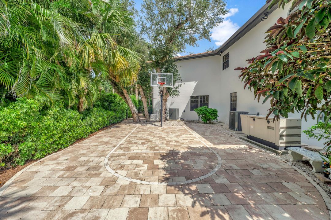 На продажу: $5,299,000 (4 спален, 5 ванн, 3835 Квадратных фут)