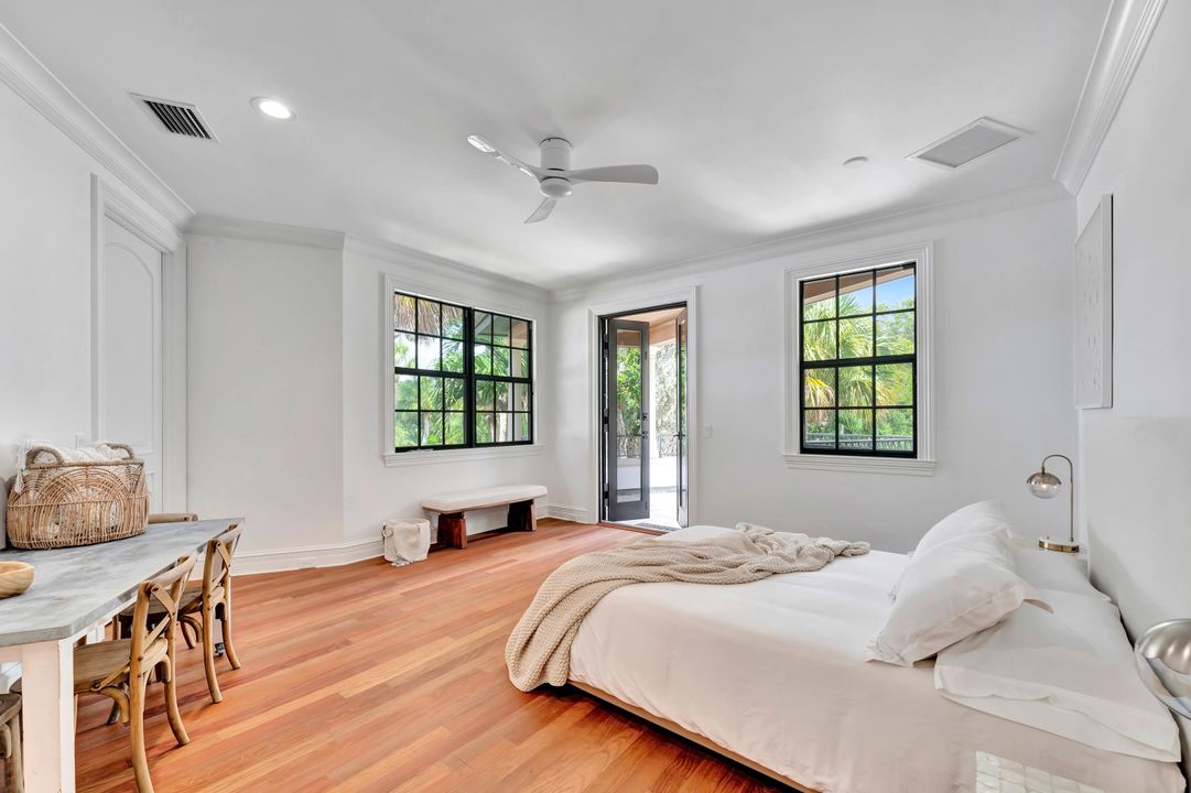 На продажу: $5,299,000 (4 спален, 5 ванн, 3835 Квадратных фут)