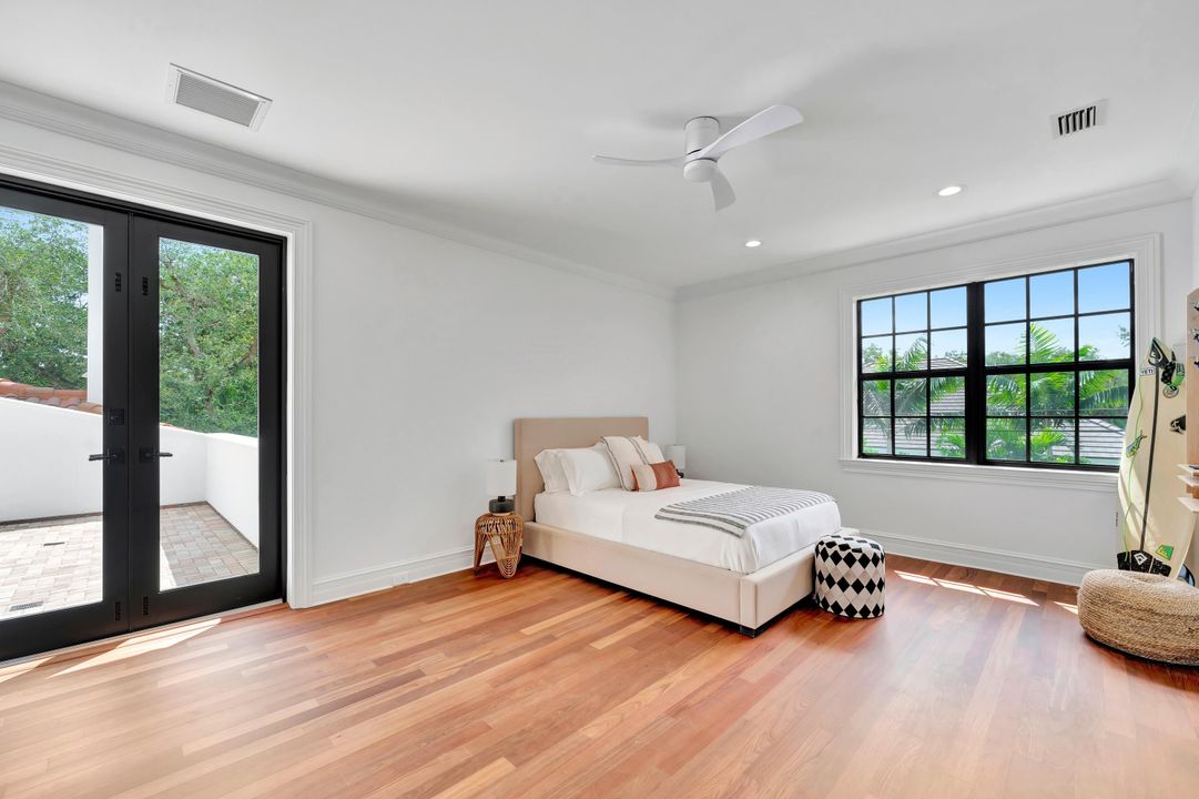 На продажу: $5,299,000 (4 спален, 5 ванн, 3835 Квадратных фут)