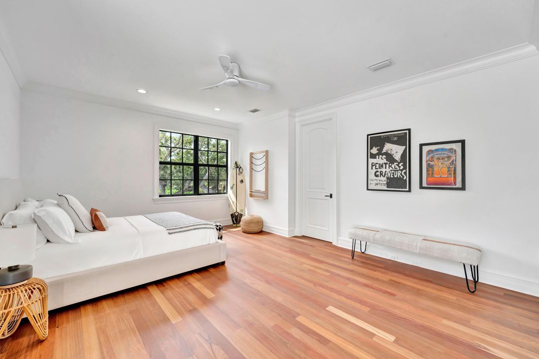 На продажу: $5,299,000 (4 спален, 5 ванн, 3835 Квадратных фут)