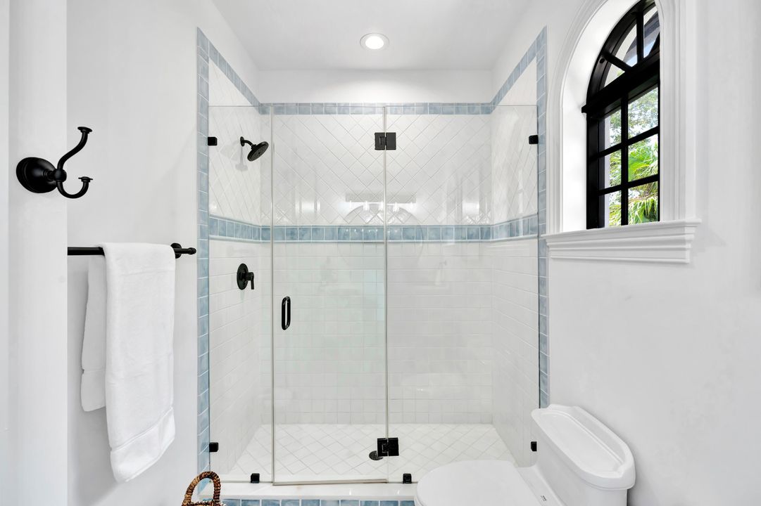 На продажу: $5,299,000 (4 спален, 5 ванн, 3835 Квадратных фут)