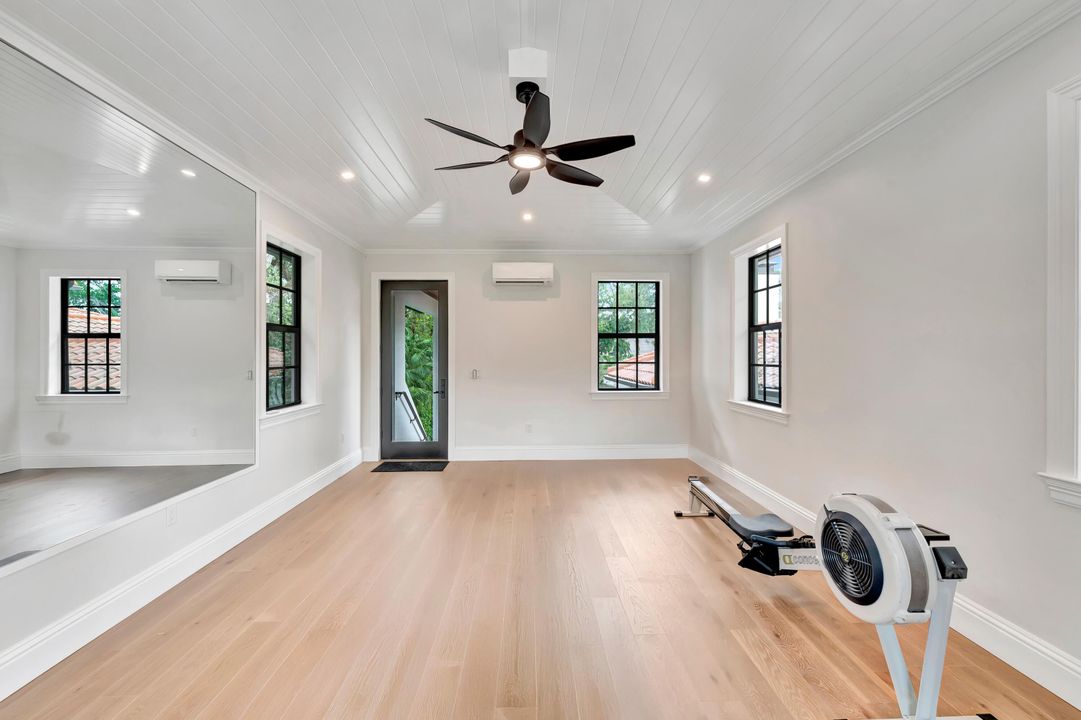 На продажу: $5,299,000 (4 спален, 5 ванн, 3835 Квадратных фут)