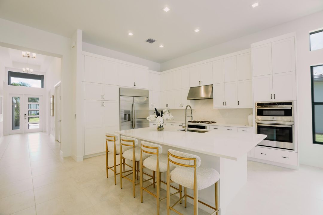 For Sale: $1,799,000 (4 beds, 3 baths, 2703 Square Feet)