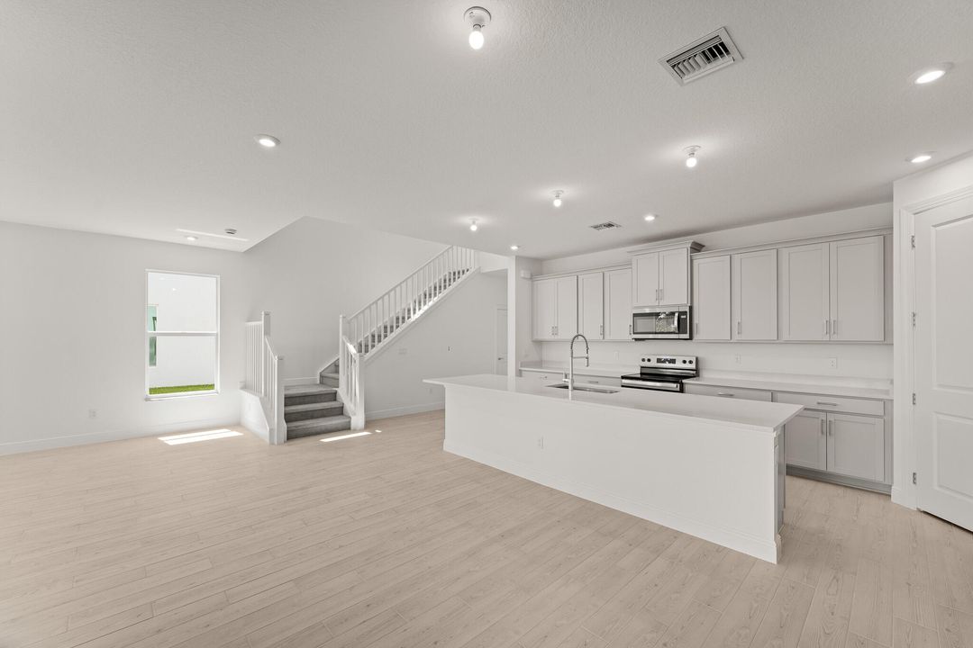 待售: $520,000 (3 贝兹, 2 浴室, 2351 平方英尺)