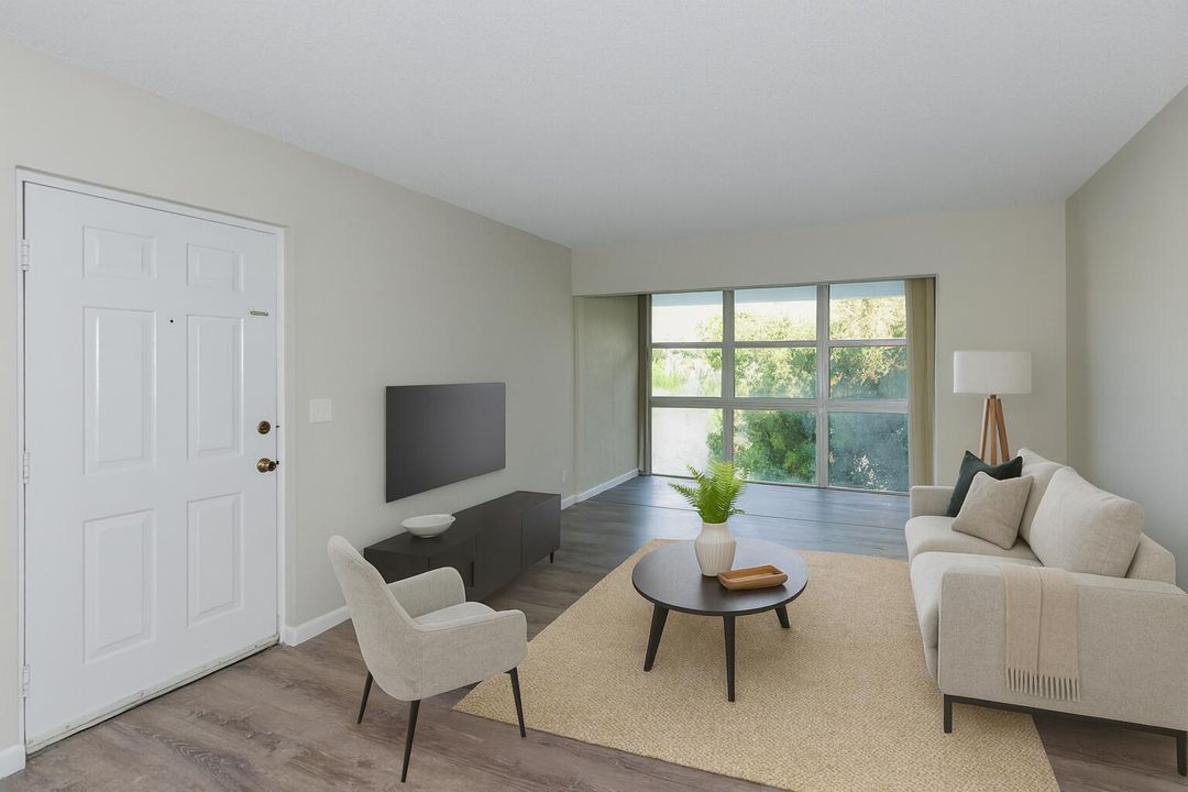 For Sale: $198,000 (2 beds, 2 baths, 964 Square Feet)