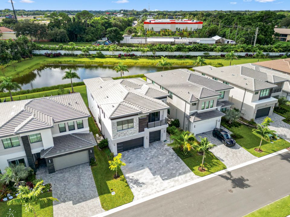 For Sale: $1,899,000 (5 beds, 5 baths, 3687 Square Feet)