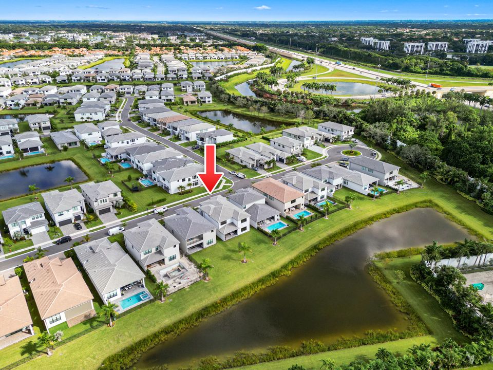 For Sale: $1,899,000 (5 beds, 5 baths, 3687 Square Feet)