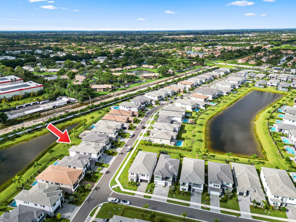 For Sale: $1,899,000 (5 beds, 5 baths, 3687 Square Feet)