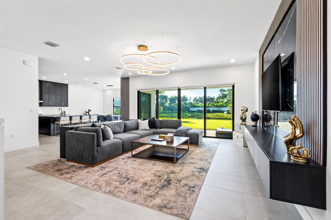 For Sale: $1,899,000 (5 beds, 5 baths, 3687 Square Feet)