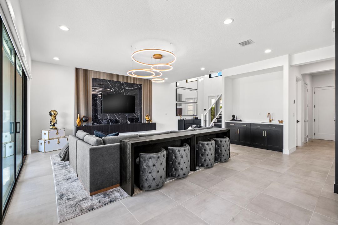 For Sale: $1,899,000 (5 beds, 5 baths, 3687 Square Feet)