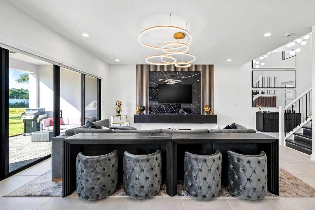 For Sale: $1,899,000 (5 beds, 5 baths, 3687 Square Feet)