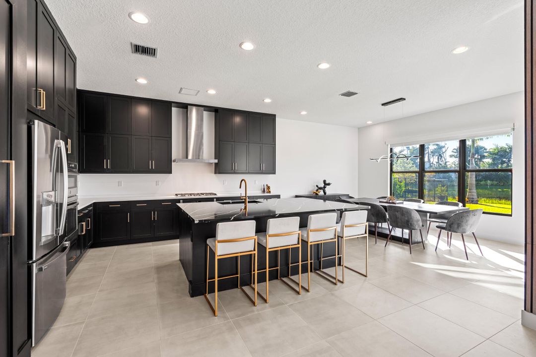 For Sale: $1,899,000 (5 beds, 5 baths, 3687 Square Feet)