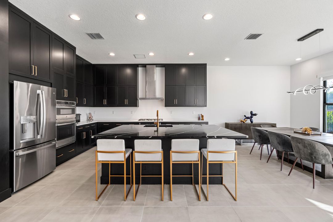 For Sale: $1,899,000 (5 beds, 5 baths, 3687 Square Feet)