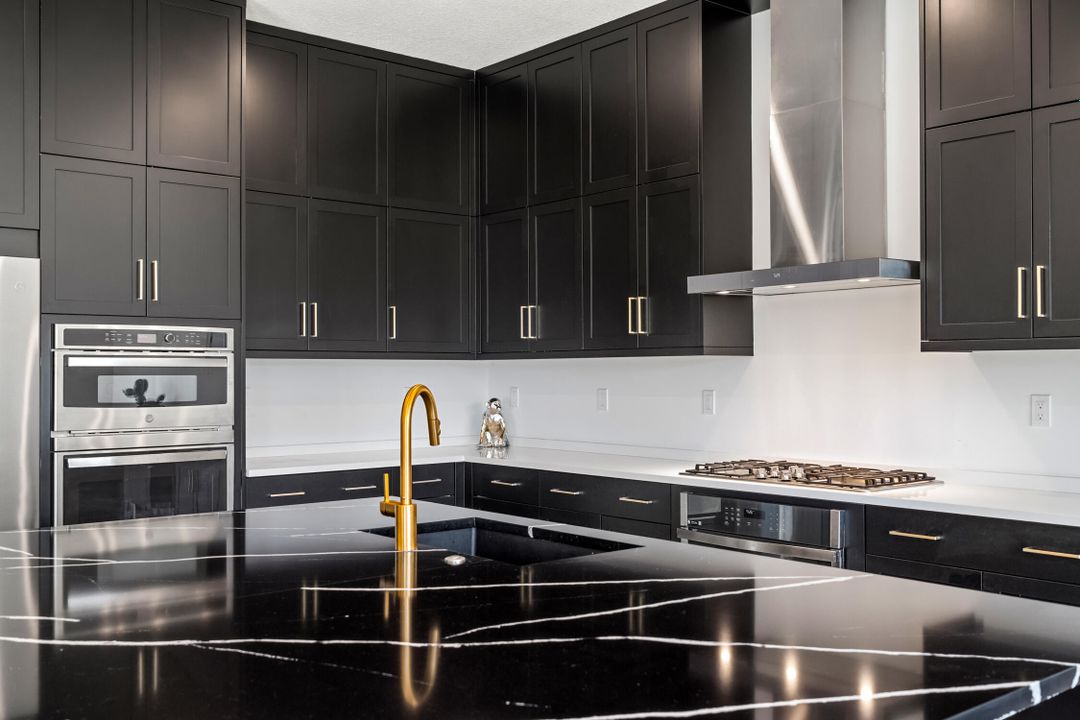 For Sale: $1,899,000 (5 beds, 5 baths, 3687 Square Feet)