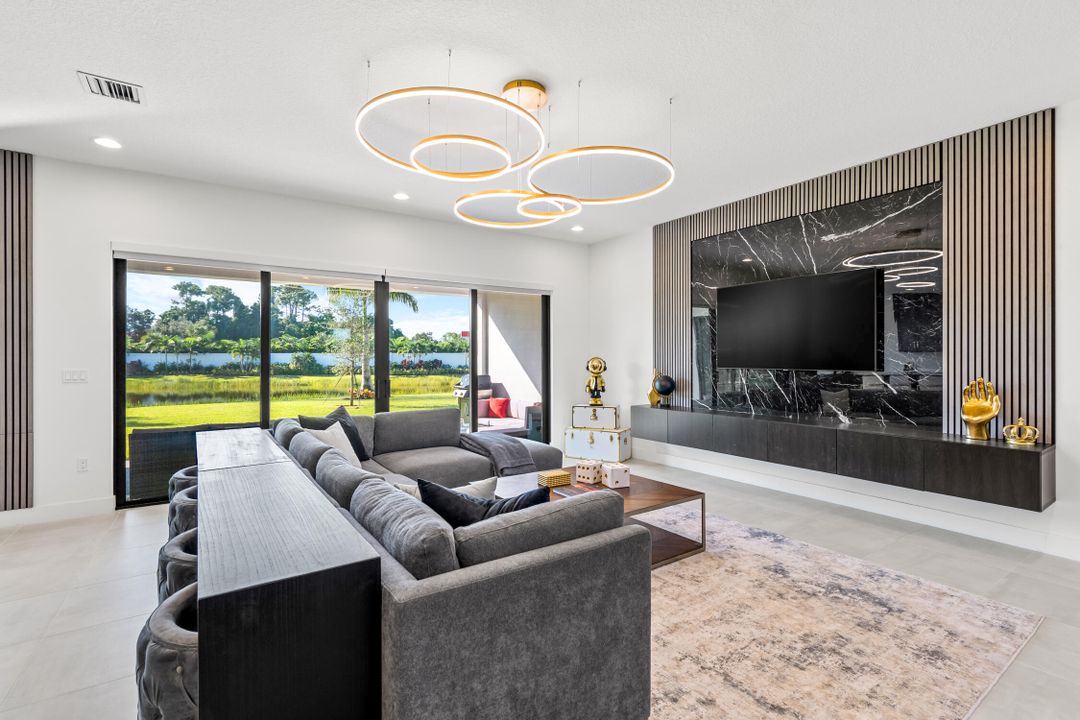 For Sale: $1,899,000 (5 beds, 5 baths, 3687 Square Feet)