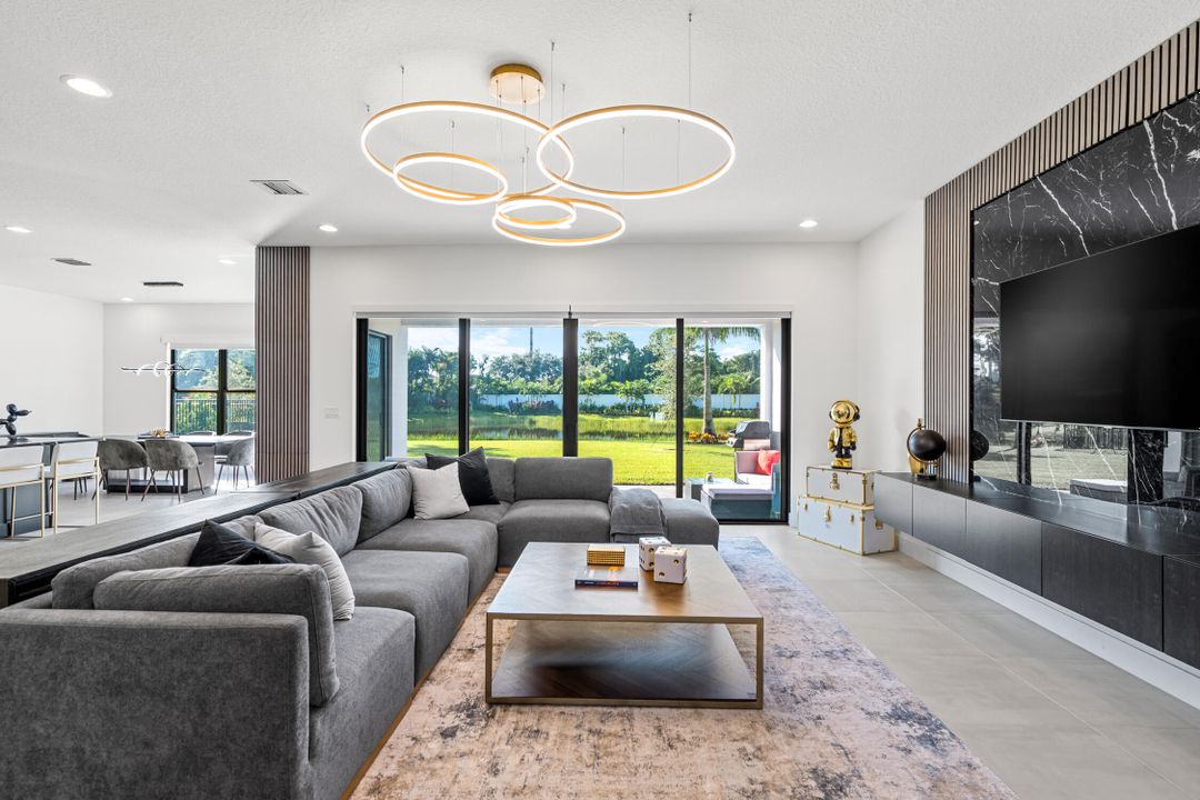 For Sale: $1,899,000 (5 beds, 5 baths, 3687 Square Feet)