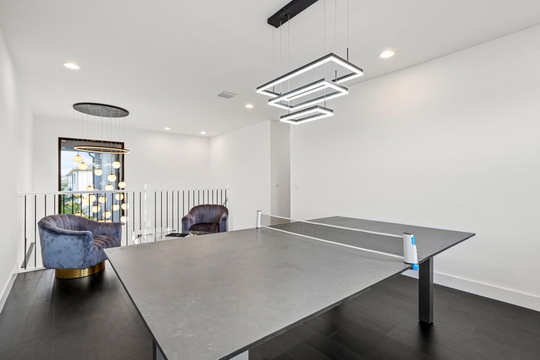 For Sale: $1,899,000 (5 beds, 5 baths, 3687 Square Feet)