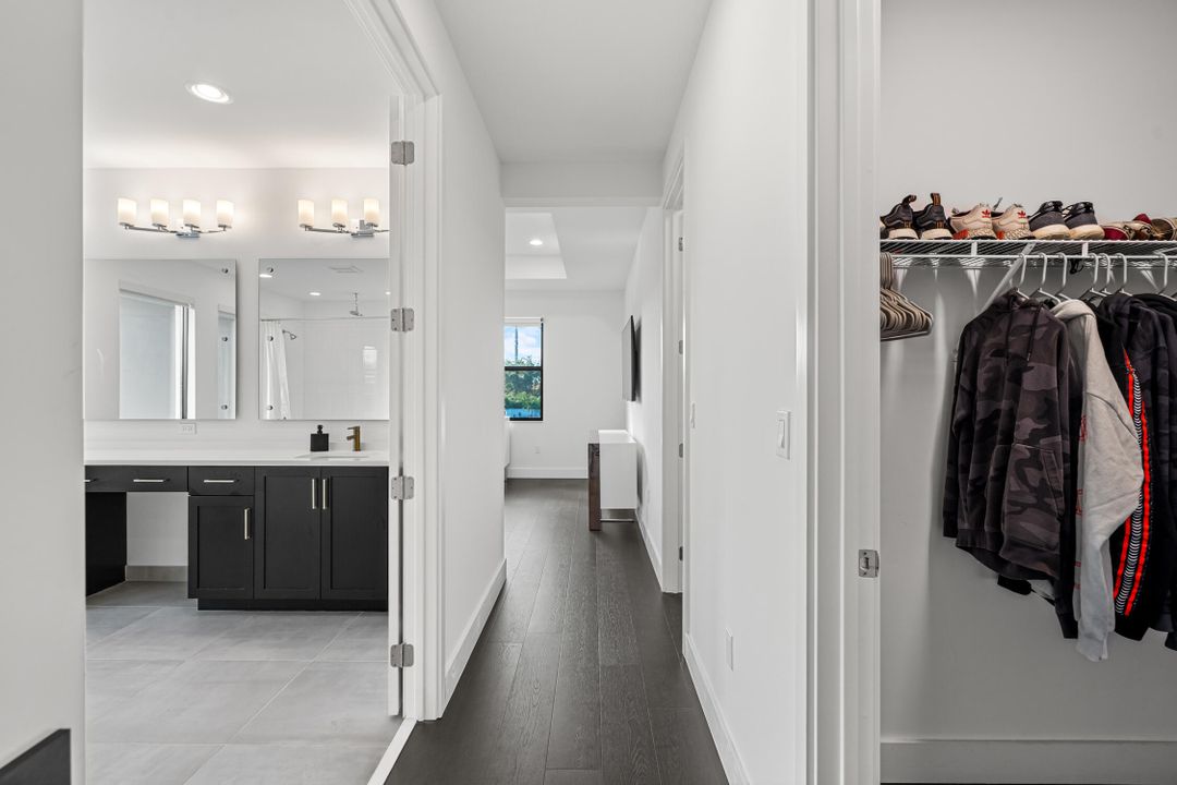 For Sale: $1,899,000 (5 beds, 5 baths, 3687 Square Feet)