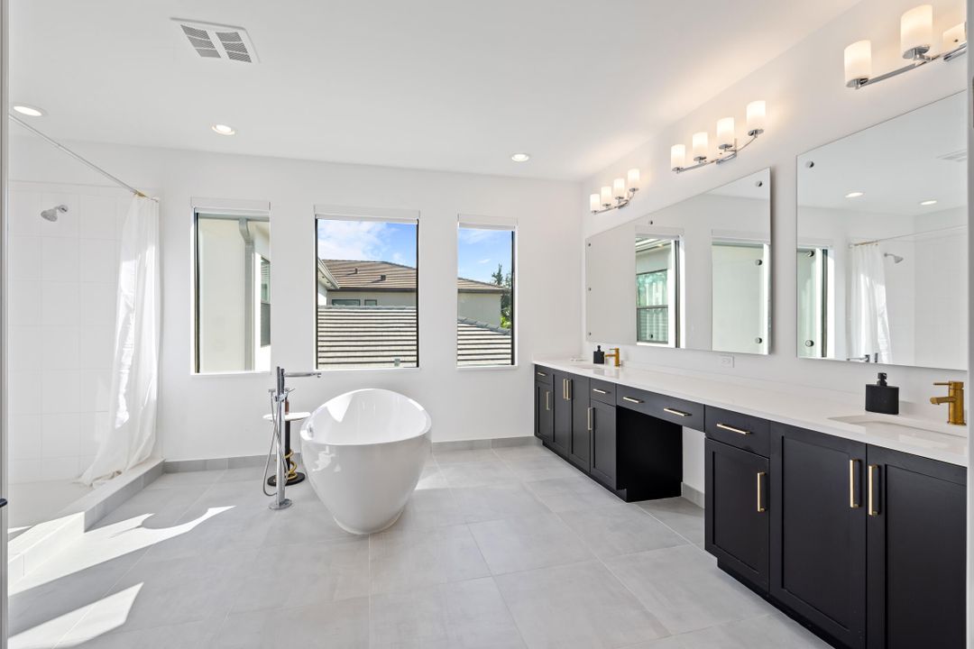 For Sale: $1,899,000 (5 beds, 5 baths, 3687 Square Feet)