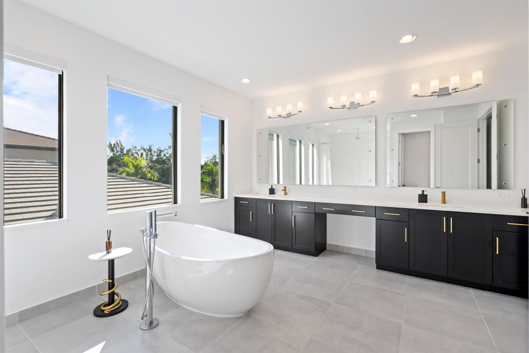 For Sale: $1,899,000 (5 beds, 5 baths, 3687 Square Feet)