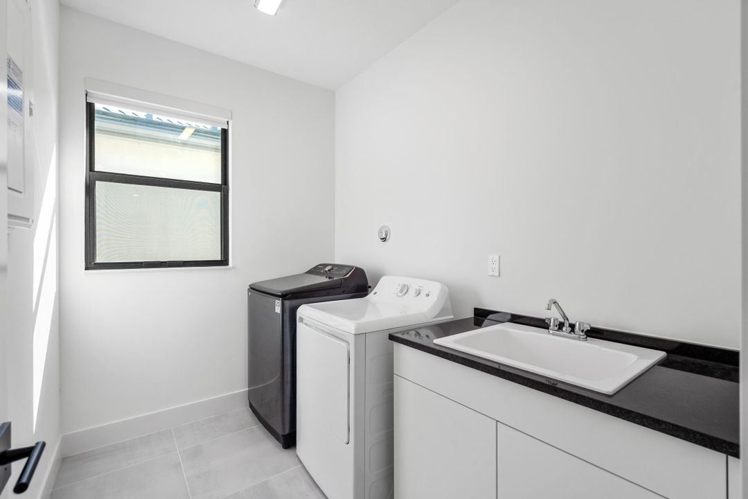 For Sale: $1,899,000 (5 beds, 5 baths, 3687 Square Feet)