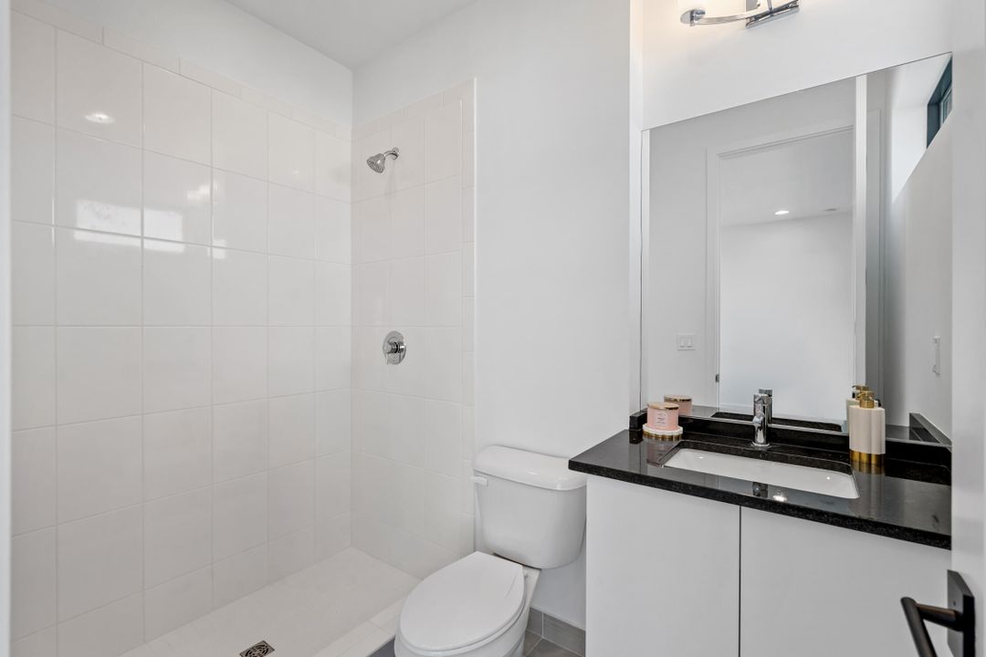 For Sale: $1,899,000 (5 beds, 5 baths, 3687 Square Feet)