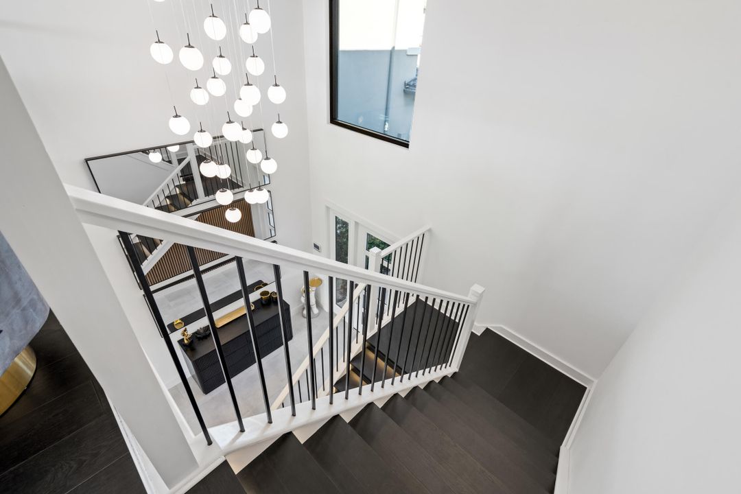 For Sale: $1,899,000 (5 beds, 5 baths, 3687 Square Feet)