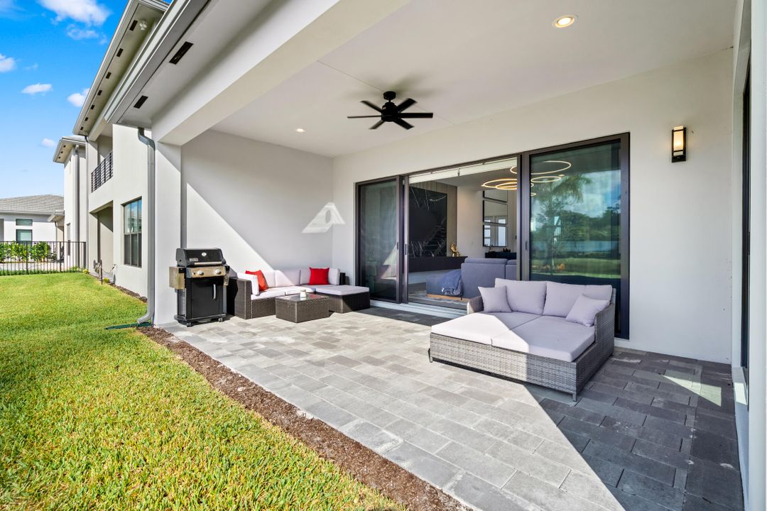 For Sale: $1,899,000 (5 beds, 5 baths, 3687 Square Feet)