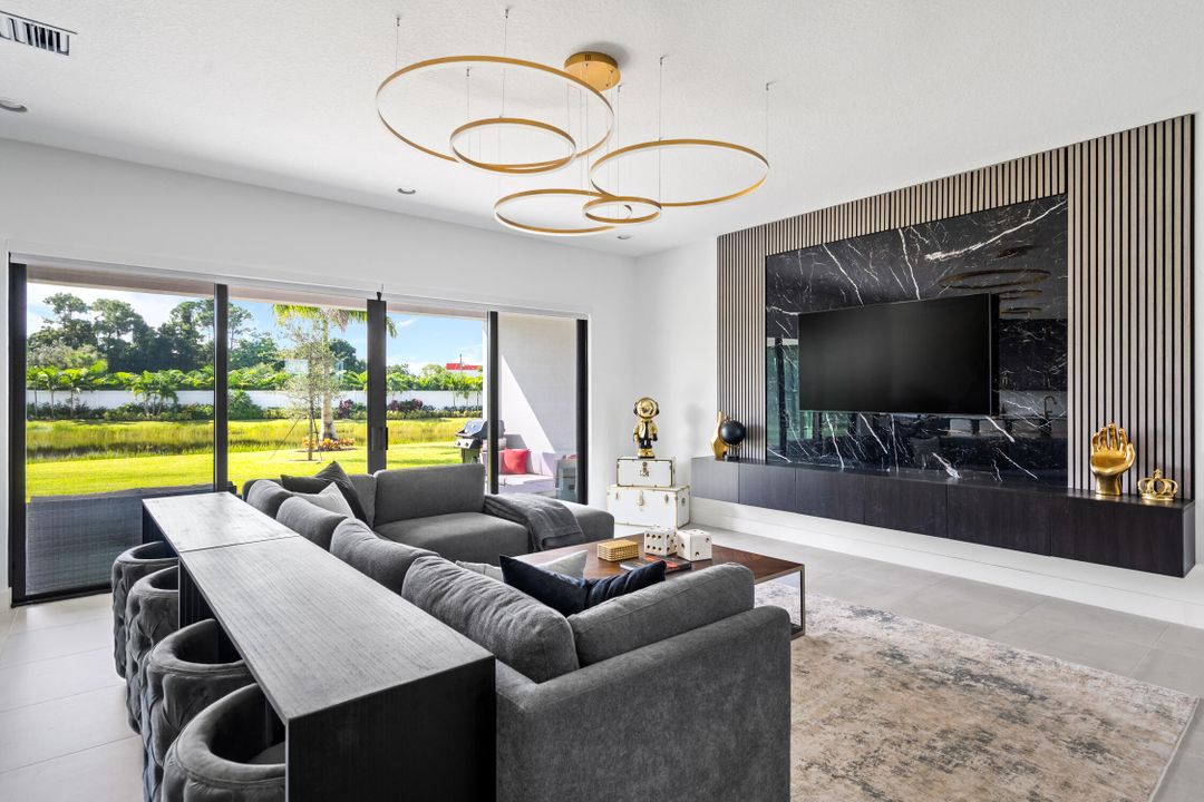 For Sale: $1,899,000 (5 beds, 5 baths, 3687 Square Feet)