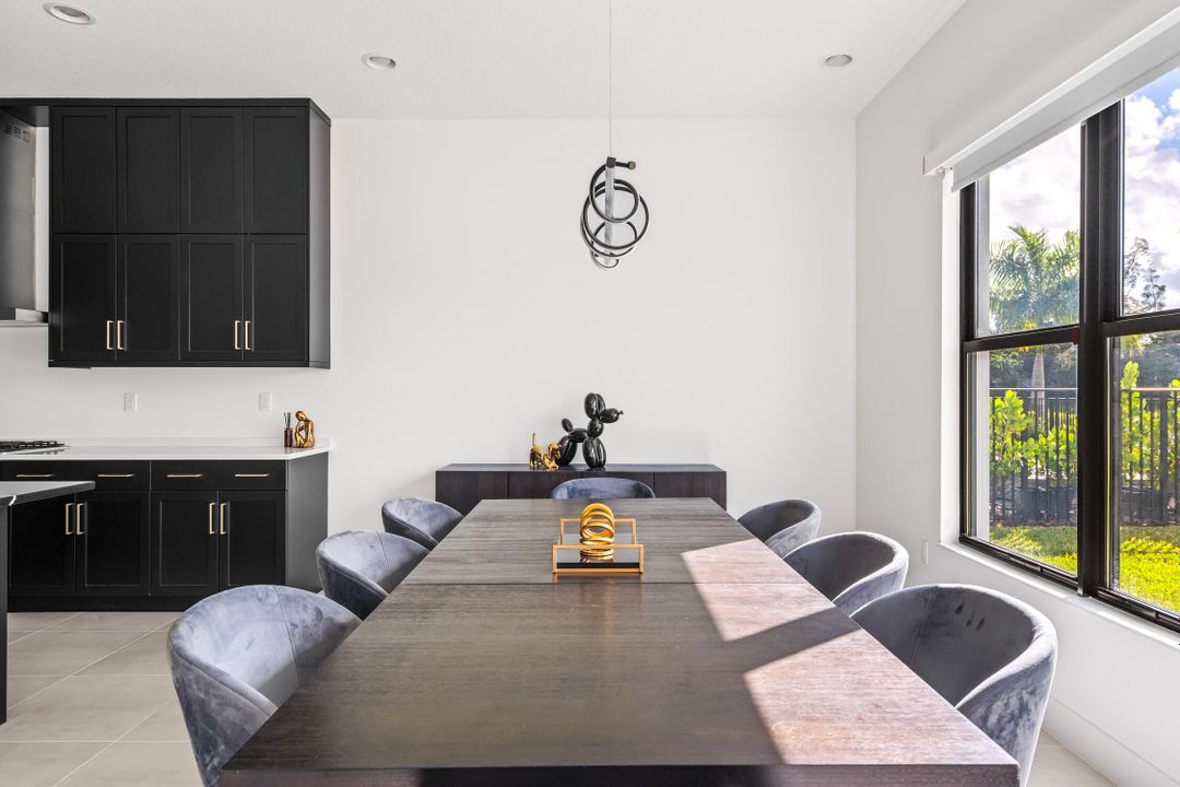 For Sale: $1,899,000 (5 beds, 5 baths, 3687 Square Feet)