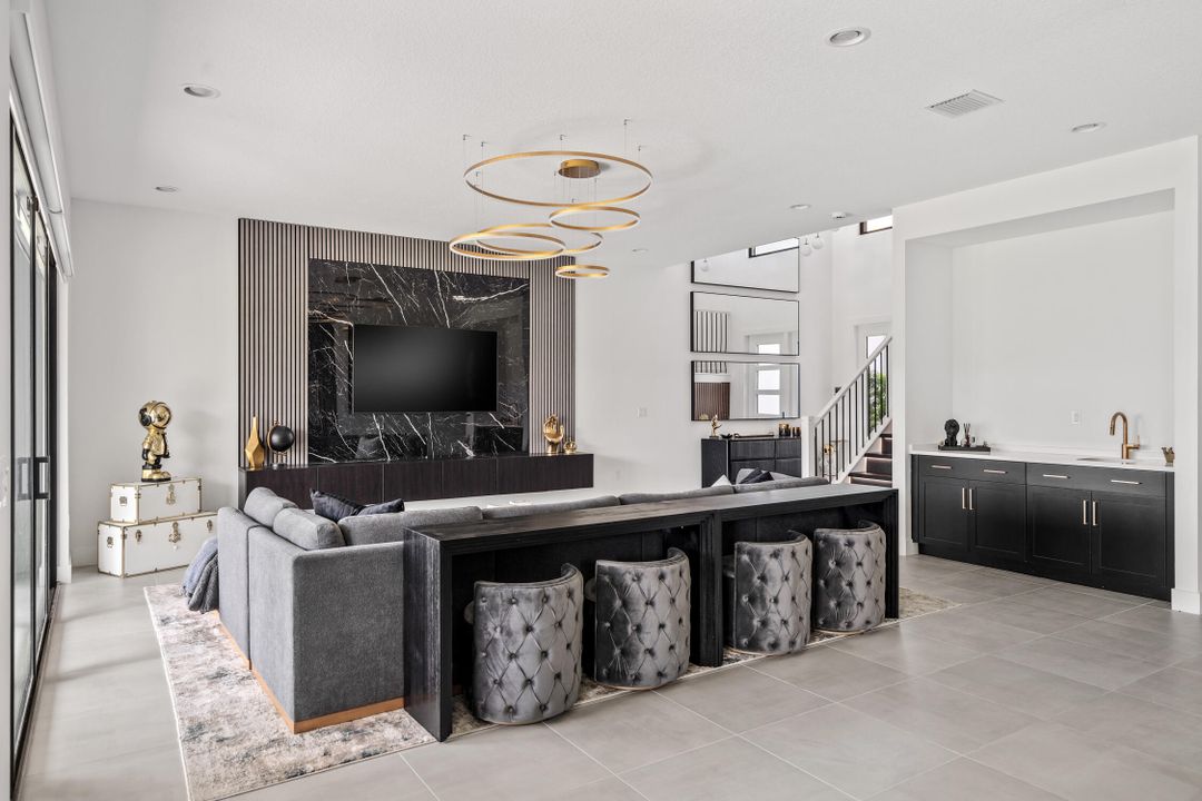 For Sale: $1,899,000 (5 beds, 5 baths, 3687 Square Feet)