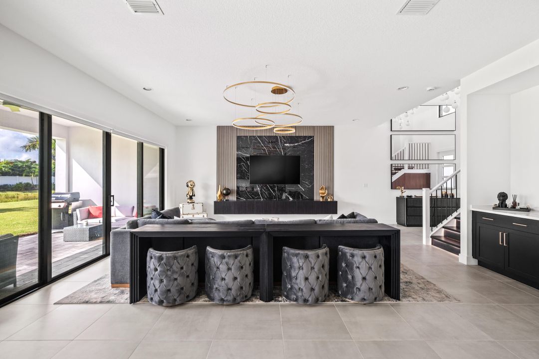 For Sale: $1,899,000 (5 beds, 5 baths, 3687 Square Feet)