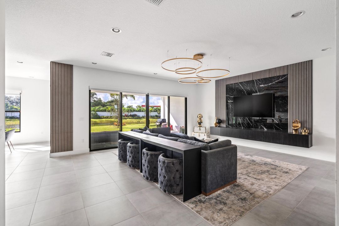 For Sale: $1,899,000 (5 beds, 5 baths, 3687 Square Feet)