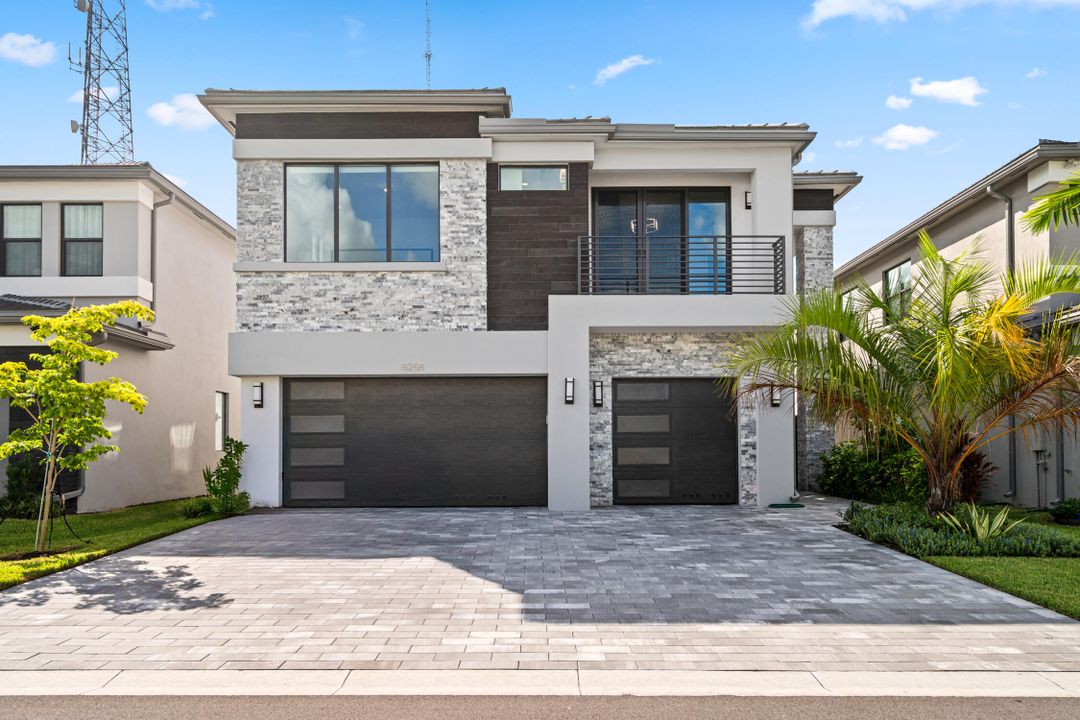 For Sale: $1,899,000 (5 beds, 5 baths, 3687 Square Feet)