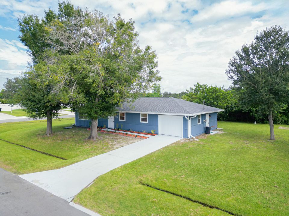 Recently Sold: $319,900 (3 beds, 2 baths, 1284 Square Feet)