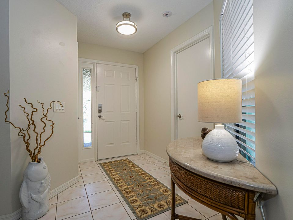 Activo con contrato: $295,000 (2 camas, 2 baños, 1150 Pies cuadrados)